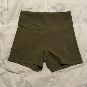 Balance Athletica Cloud Short Olive S